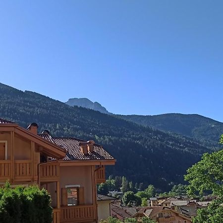 Le Balze Di Carisolo, Trilocale Con Giardino Exterior foto