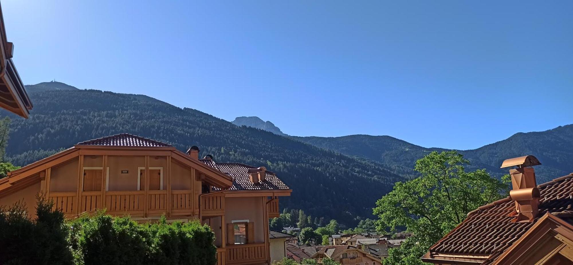 Le Balze Di Carisolo, Trilocale Con Giardino Exterior foto